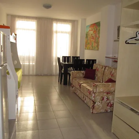 And In Cote D'azure Apartment